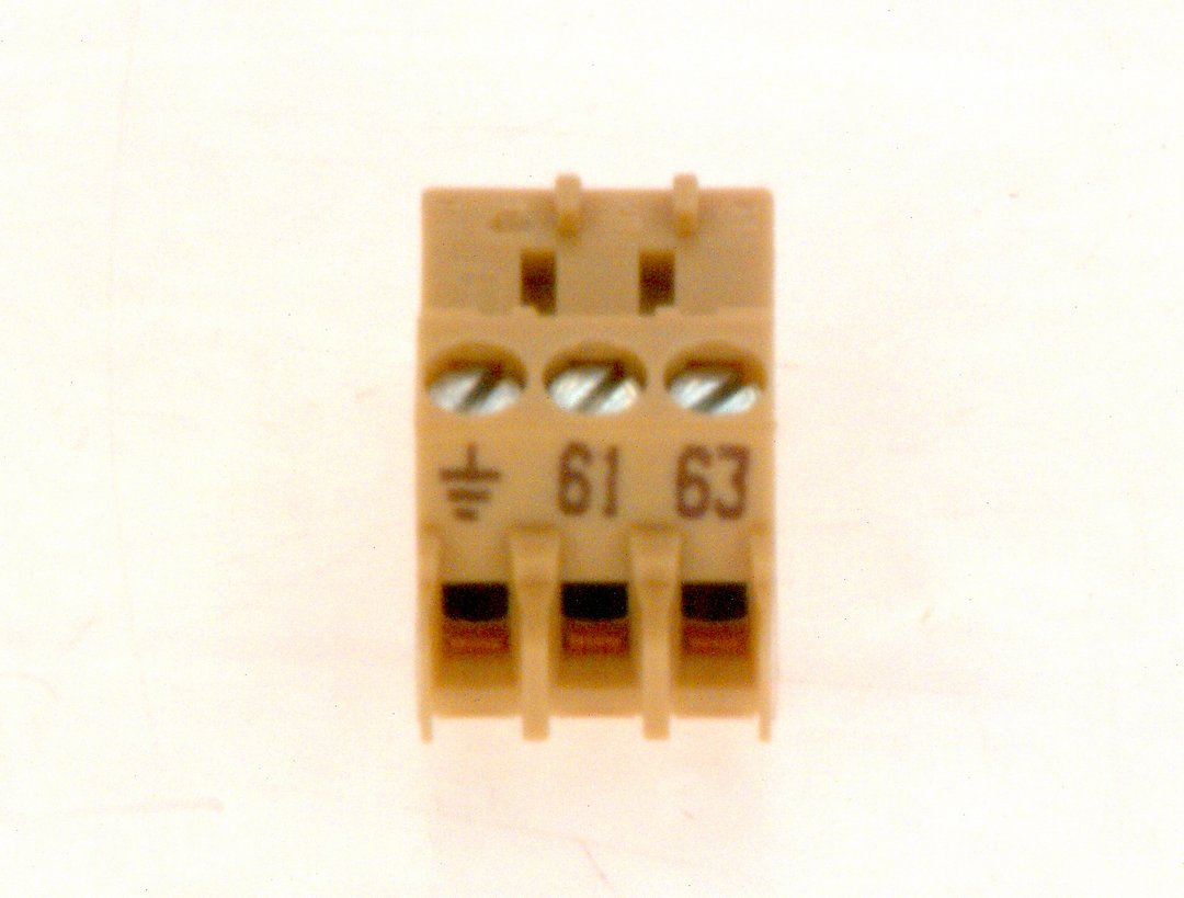 BOSCH Ersatzteil TTNR: 8718585550 Anschlussklemme 3-pol 61/63 beige everp BOSCH Ersatzteil TTNR: 8718585550 Anschlussklemme 3-pol 61/63 beige everp